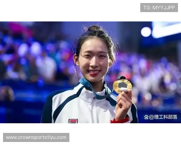 傅园慧这日常水瓶怎么看着比奥运冠军还奢侈？