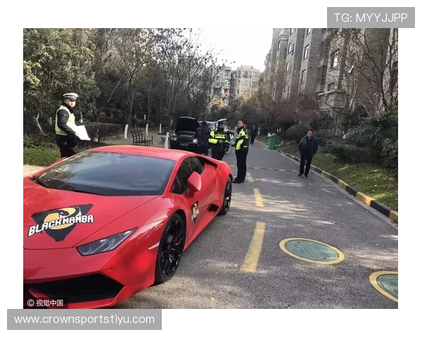 C罗又换豪车了，这车库看一眼钱包都要炸裂