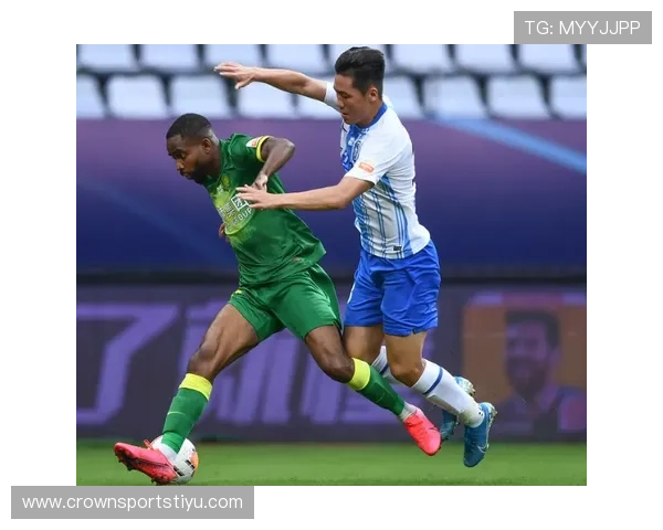 VAR延迟判罚：为何裁判不立刻吹停比赛？