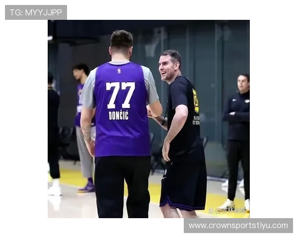 拉沙德·刘易斯突破发力提升球队关键时刻得分效率